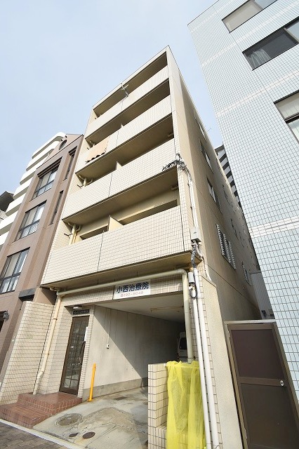 広島市西区観音町のマンションの建物外観