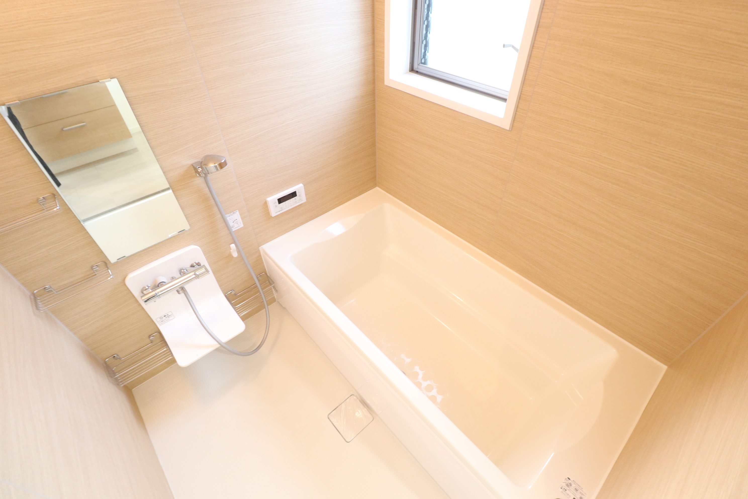 バス・シャワールーム　追い焚き機能付き☆