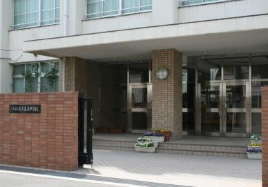 中学校　大阪市立天下茶屋中学校（中学校）まで566m