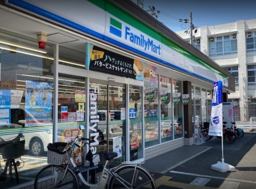 コンビニ　ファミリーマート 西成松店（コンビニ）まで151m