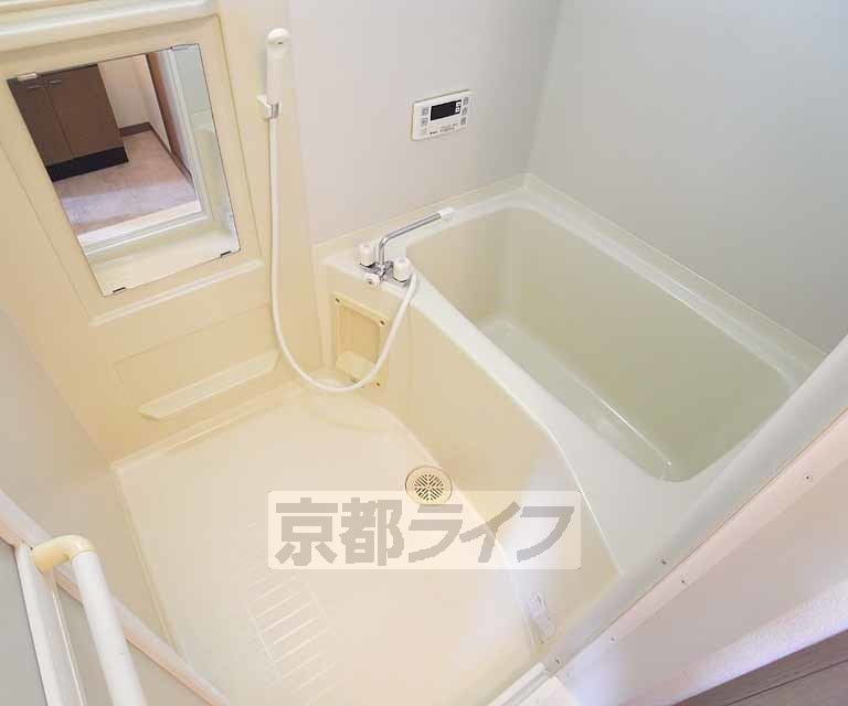 バス・シャワールーム　バスルームで疲れを癒しましょう・