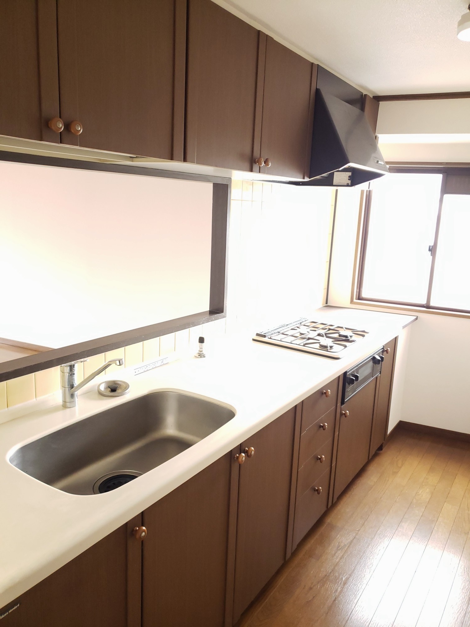 キッチン　室内写真は実際の部屋とは異なります。