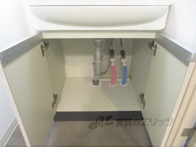 トイレ　下部収納