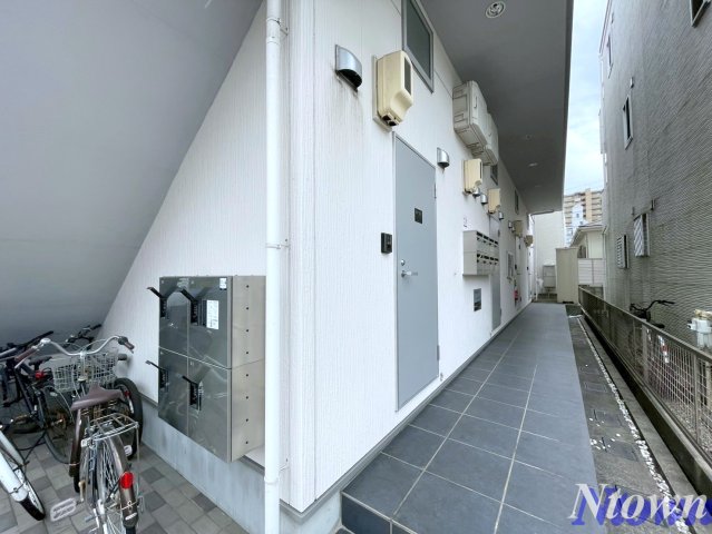 エントランス　ゆとりのあるエントランスです