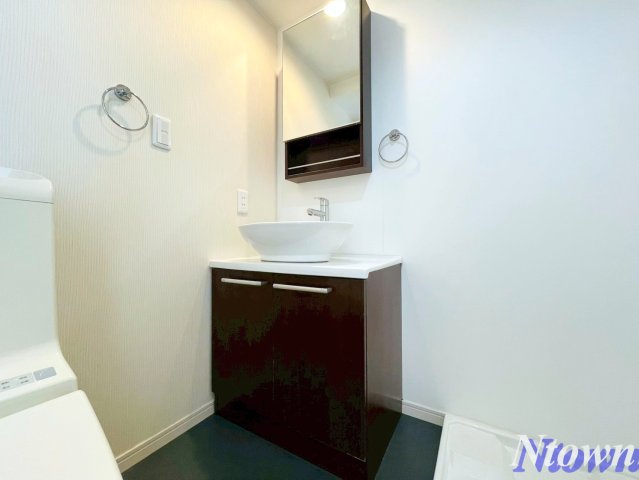 洗面設備　独立洗面台で身支度をすべて済ませてしまいましょう