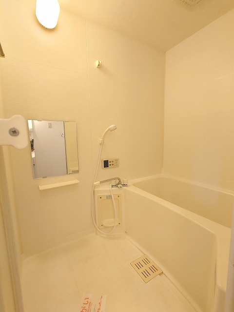 バス・シャワールーム　追い焚き付きでいつでも温かいお風呂に浸かれます☆