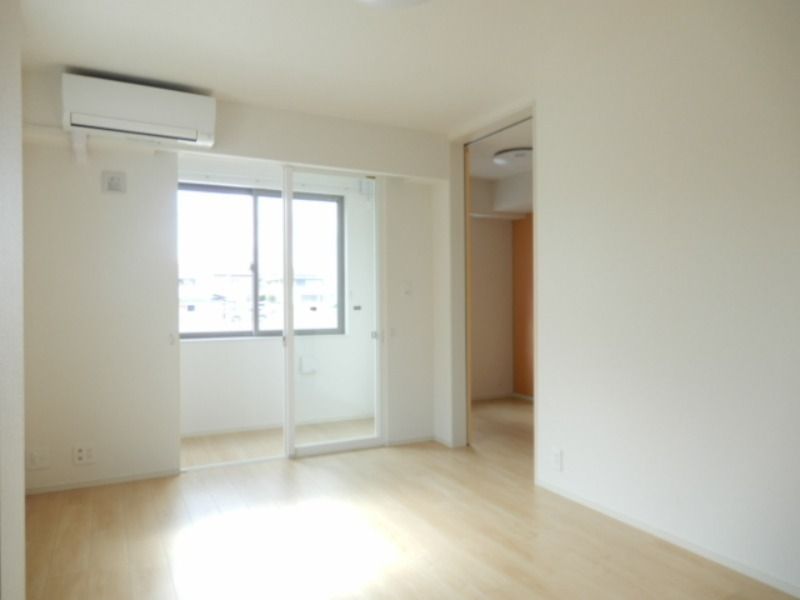 居室・リビング　図面と現状に相違がある場合には現状を優先