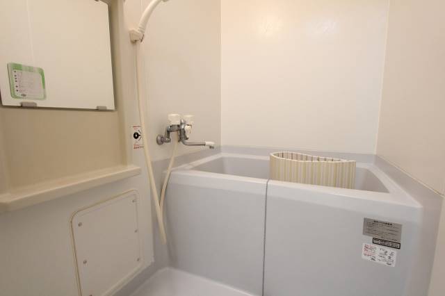 バス・シャワールーム　ゆったりバスルーム