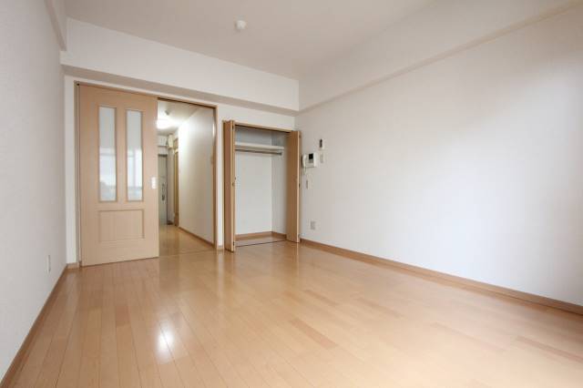 居室・リビング　明るいお部屋です