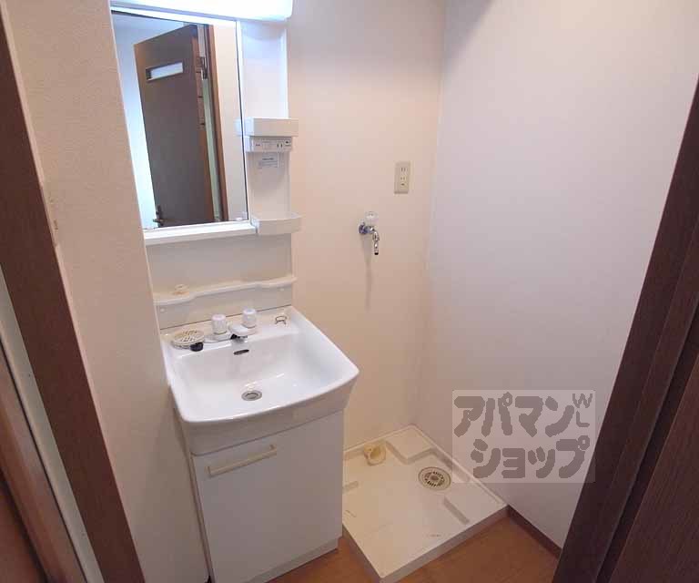 洗面設備　独立洗面台付き！