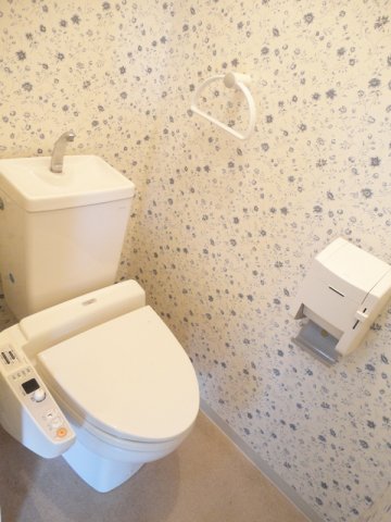 洗面設備　独立洗面台、朝の身支度には欠かせません