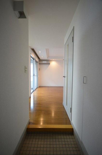 玄関　※同建物・別号室の写真です