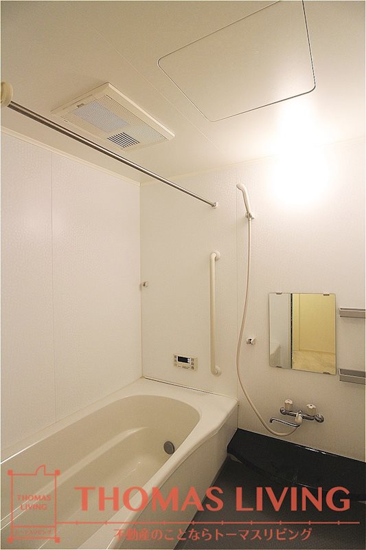 バス・シャワールーム　一坪浴槽で足を伸ばしてゆっくりとくつろげます。