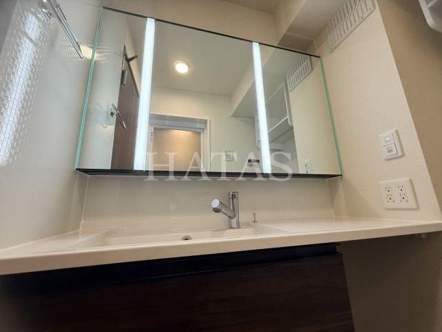 洗面設備　同物件別部屋です。