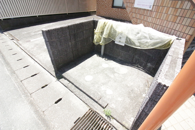 その他　敷地内ごみ置き場