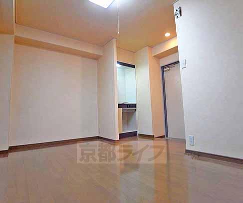 玄関　段差も少ない