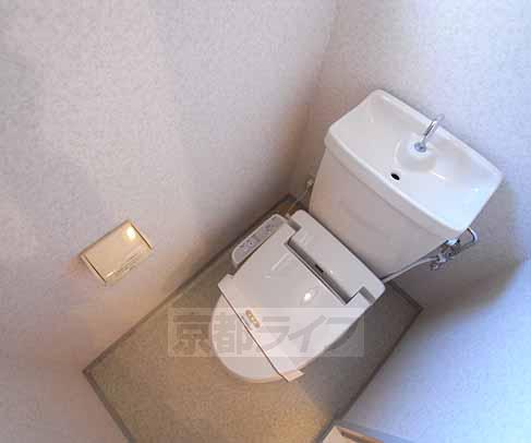 トイレ　ウォシュレット付きのトイレです。