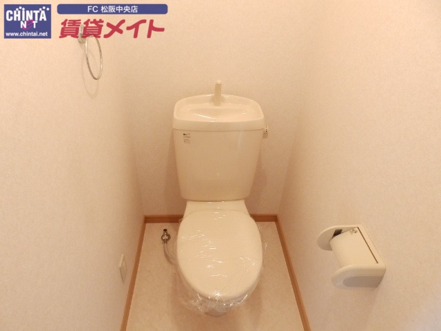 トイレ　同型参考写真