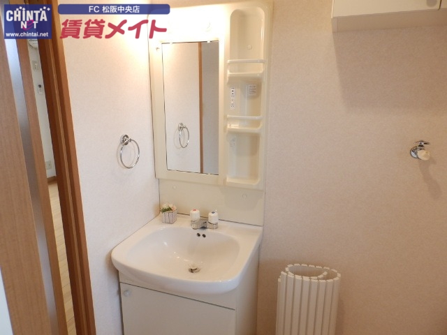 洗面設備　同型参考写真