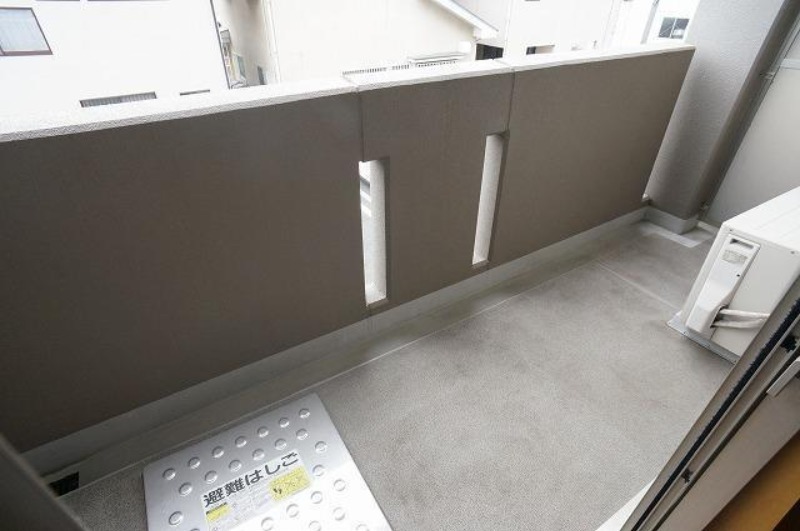 バルコニー　図面と現状に相違がある場合には現状を優先