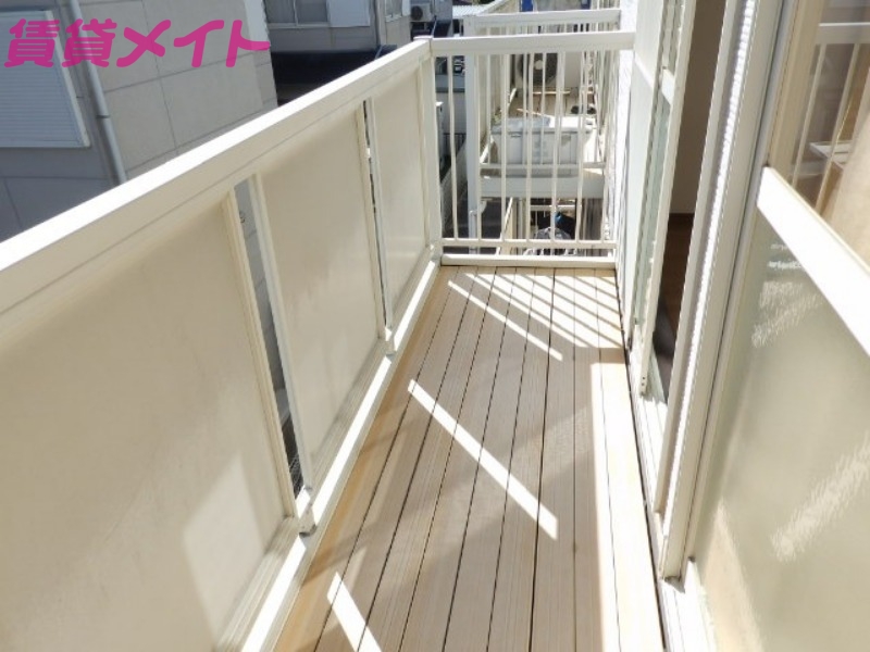 バルコニー　同物件別室写真