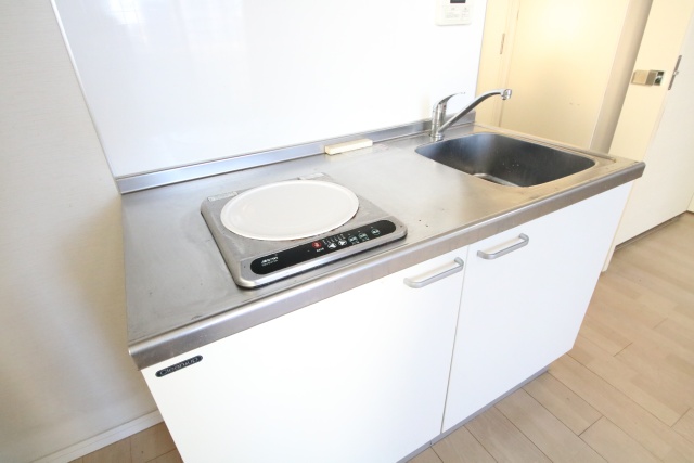 キッチン　※別部屋の参考写真のため、現状優先です。