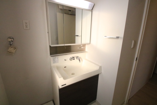 洗面設備　※別部屋の参考写真のため、現状優先です。