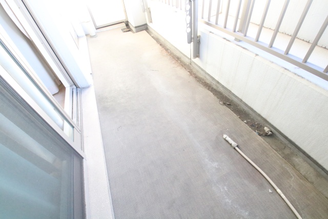 バルコニー　※別部屋の参考写真のため、現状優先です。