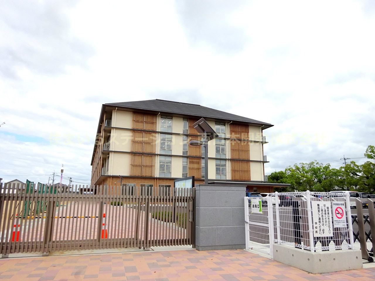 小学校　総社市立総社小学校（小学校）まで1279m