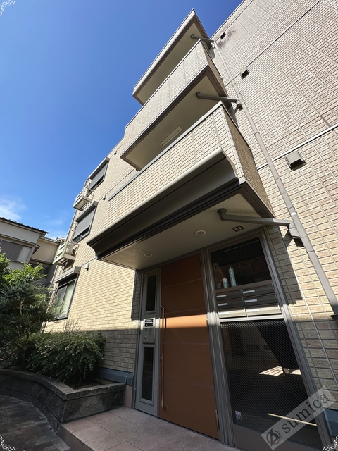 エントランス　オートロック完備で部外者はシャットアウト♪♪