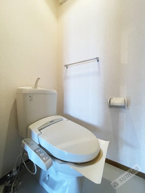 トイレ　温水洗浄便座