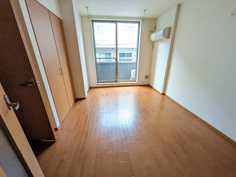 居室・リビング　同建物他号室参照