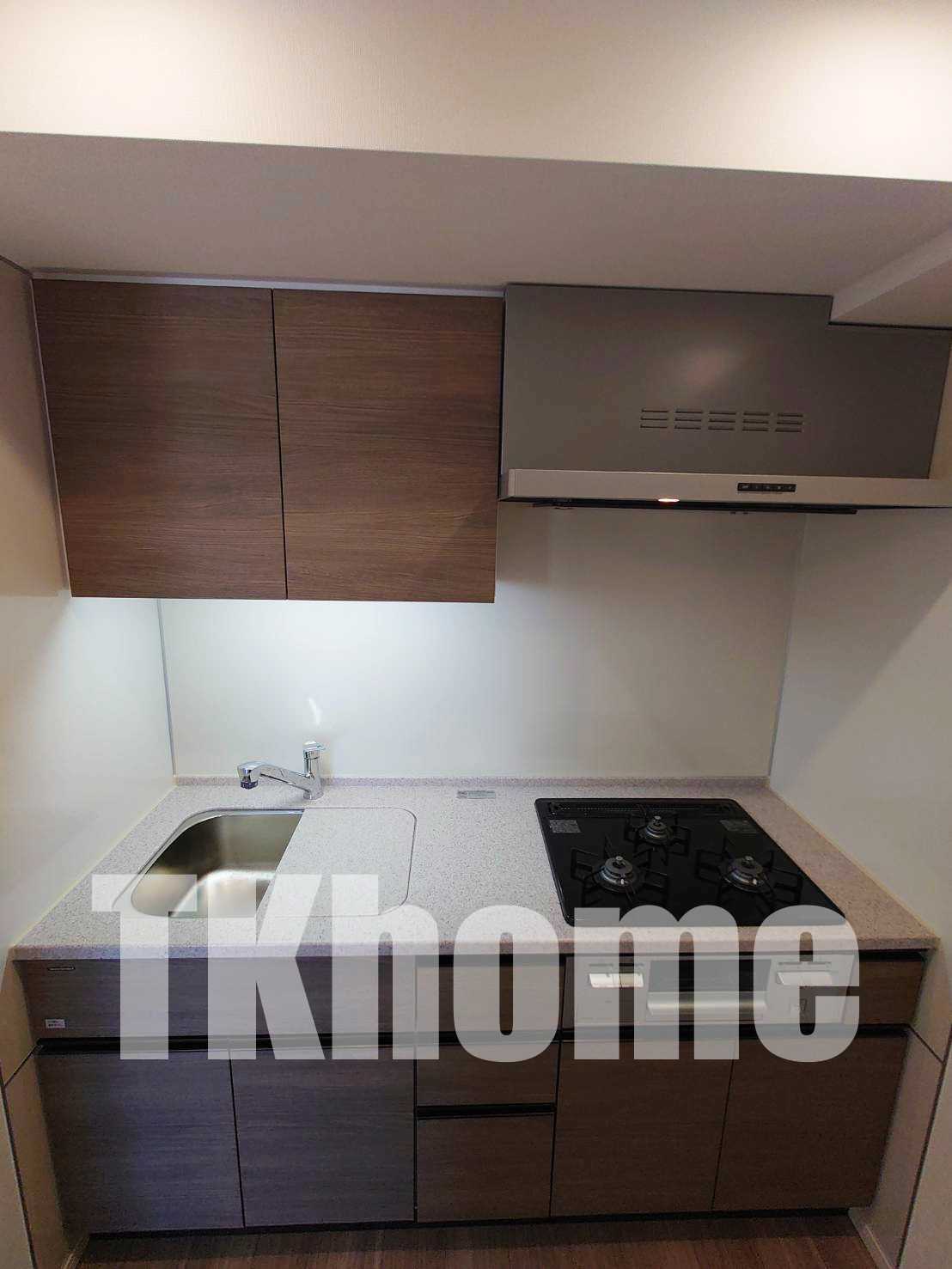 キッチン　3ツ口コンロ(同マンション・別室参考写真)