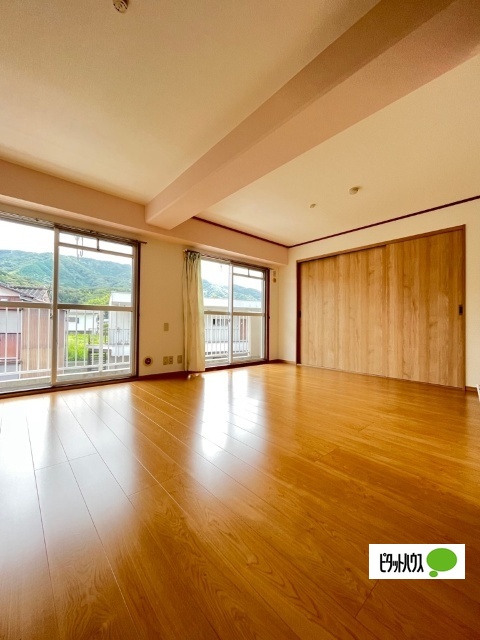 居室・リビング　１０２　同一タイプ