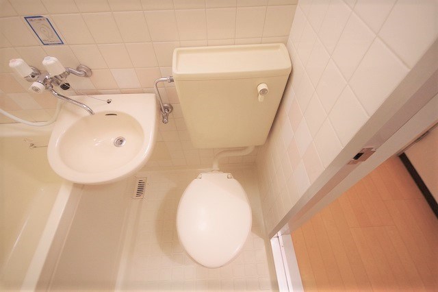 トイレ　※208号室の写真となります。