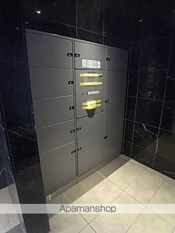 クリスタルグランツ心斎橋EASTの外観写真