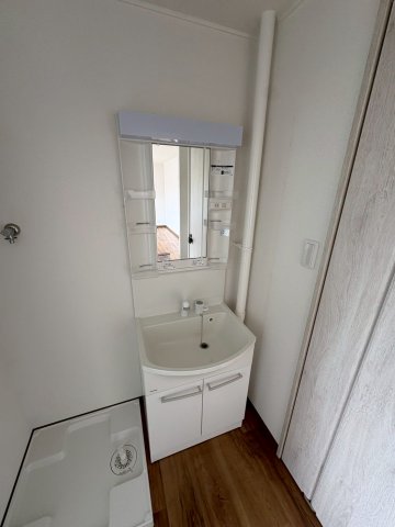 洗面設備　脱衣スペースもあります