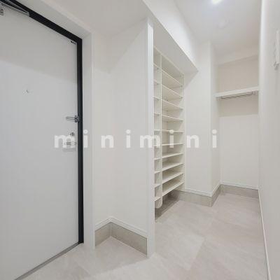 玄関　※写真は別号室のものですので現状優先とさせていただきます