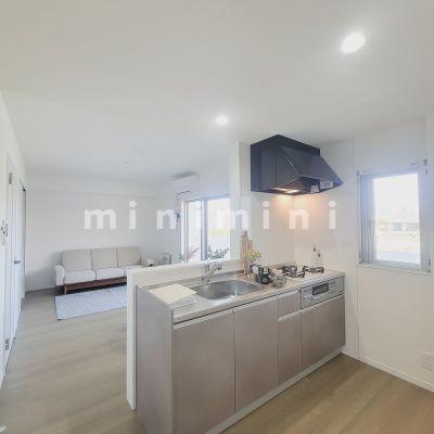 居室・リビング　※写真は別号室のものですので現状優先とさせていただきます