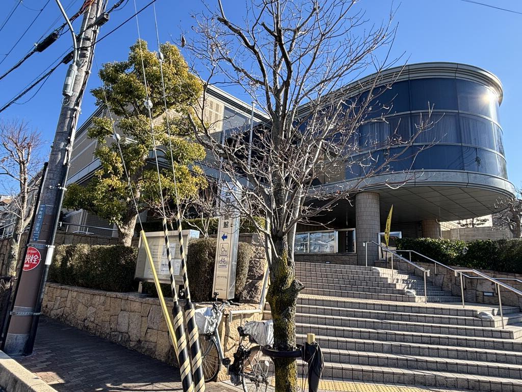 図書館　箕面市立西南図書館（図書館）まで706m