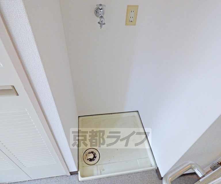 その他設備　室内に洗濯機置けます。