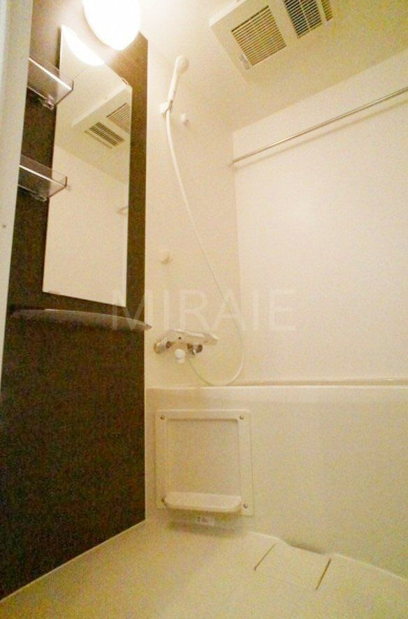 バス・シャワールーム　洗面