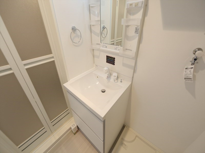 洗面設備　脱衣所　独立洗面台（シャンプードレッサー）洗濯機用意できます