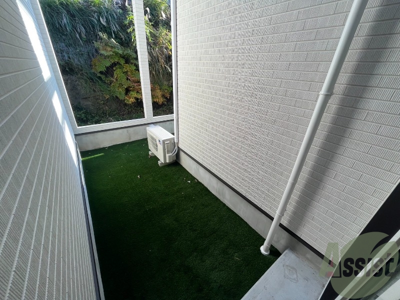 バルコニー　バルコニーはこちらです。専用庭なのは良いですね。