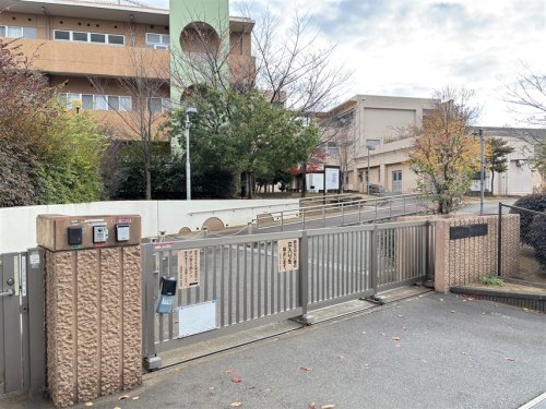 小学校　横浜市立黒須田小学校（小学校）まで26m