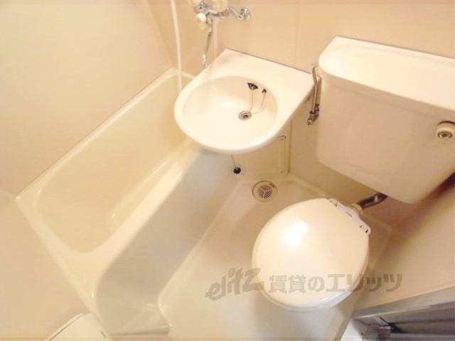 バス・シャワールーム　綺麗なユニットバスです。