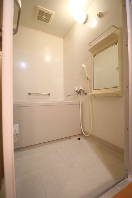 バス・シャワールーム　※別室の参考写真の為、現況優先です。