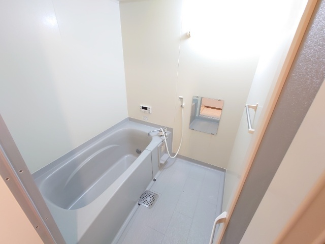 バス・シャワールーム　同物件別室のイメージ画像となります