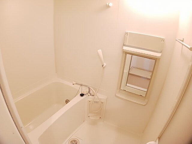 バス・シャワールーム　ゆったり過ごせるお風呂です