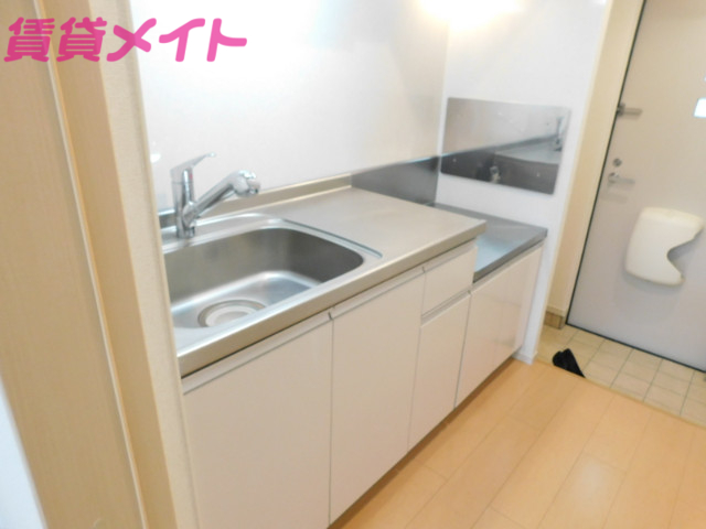 キッチン　同物件別室画像